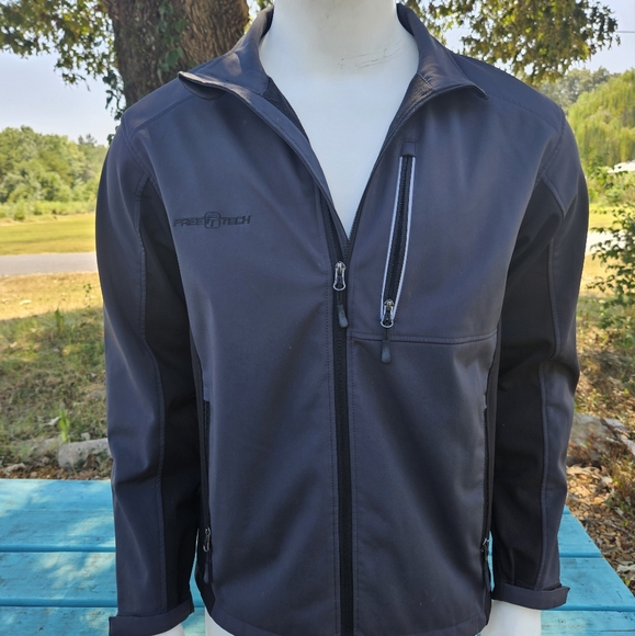Free Tech Softshell Jacket Carbon - Picture 1 of 11